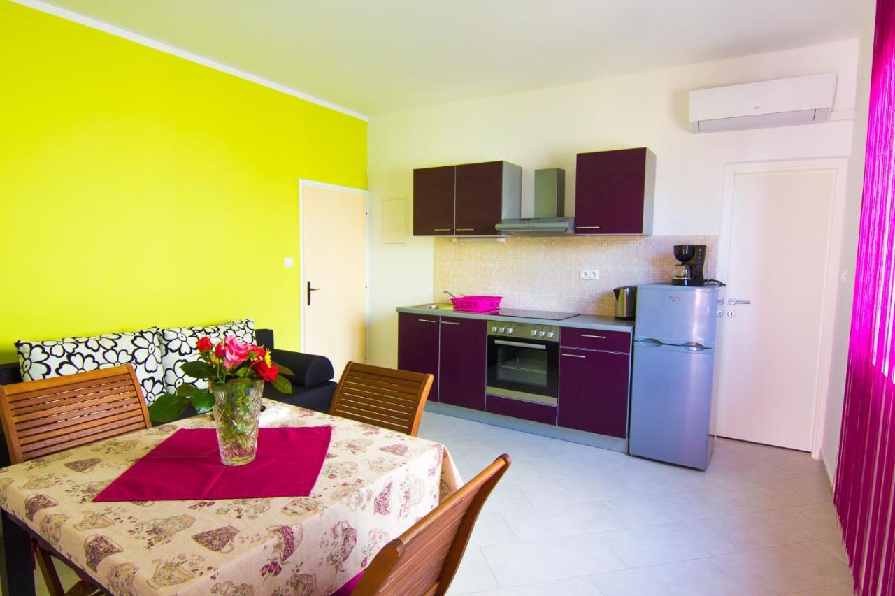 Apartment Kirby Krk Town Exteriör bild